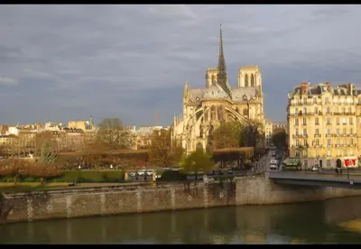 Vue générale sur Paris ou vue de la ville depuis l'appartement