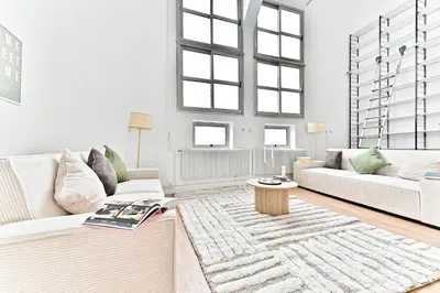 Coin salon dans l'établissement Charming very spacious apartment, Paris 9ème