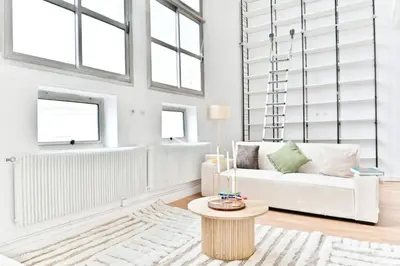 Coin salon dans l'établissement Charming very spacious apartment, Paris 9ème