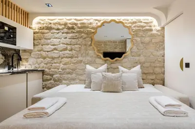 Un ou plusieurs lits dans un hébergement de l'établissement B1 Beautiful, Luxury Near Eiffel Tower Sleeps AC