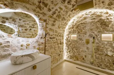 Salle de bains dans l'établissement B1 Beautiful, Luxury Near Eiffel Tower Sleeps AC