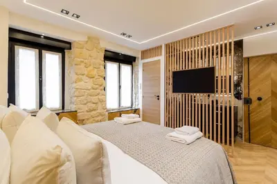 Un ou plusieurs lits dans un hébergement de l'établissement B1 Beautiful, Luxury Near Eiffel Tower Sleeps AC