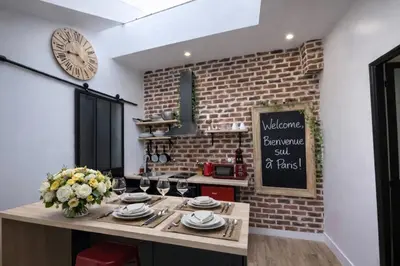 Cuisine ou kitchenette dans l'établissement B2 Beautiful House in 7th, 2-4G by Eiffel Tower