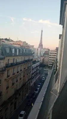 Vue générale sur Paris ou vue de la ville depuis l'appartement