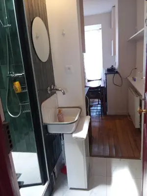 Salle de bains dans l'établissement Corazon de Paris