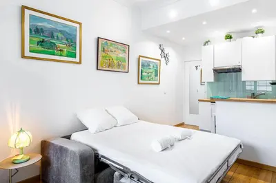 Cuisine ou kitchenette dans l'établissement GuestReady - Unwind in Style in the heart of Paris