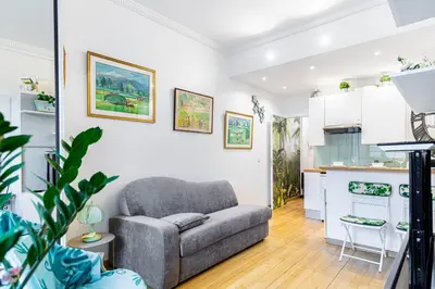 Cuisine ou kitchenette dans l'établissement GuestReady - Unwind in Style in the heart of Paris