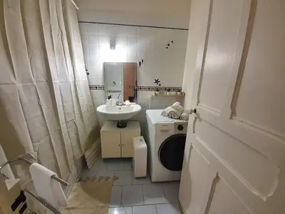 Salle de bains dans l'établissement Modern and cozy studio 2 minutes from Porte d'Orléans