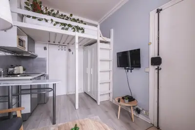 Cuisine ou kitchenette dans l'établissement Charmant studio au cœur du 16ᵉ