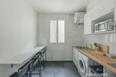 Cuisine ou kitchenette dans l'établissement Flexliving - whole house - Hoche