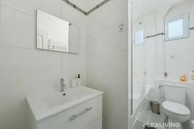 Salle de bains dans l'établissement Flexliving - whole house - Hoche