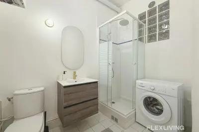 Salle de bains dans l'établissement Studio Moderne Paris Centre - Near Opéra & Lafayette