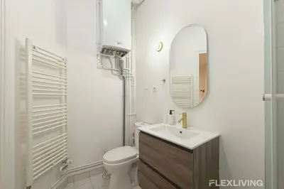 Salle de bains dans l'établissement Studio Moderne Paris Centre - Near Opéra & Lafayette