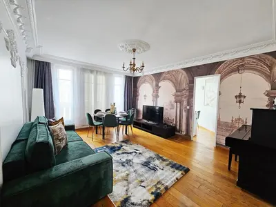 Coin salon dans l'établissement Grand appt for 7p center city