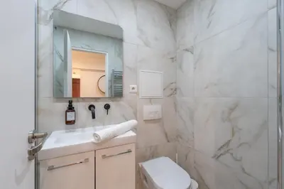 Salle de bains dans l'établissement Nouveau Appartement Sacré Cœur Cottages 5