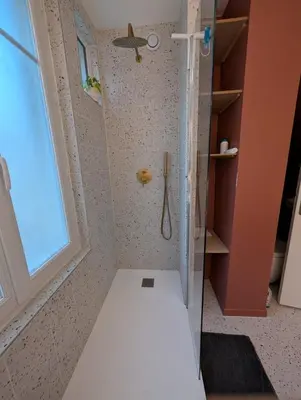 Salle de bains dans l'établissement Appartment T2 Asnières Gare