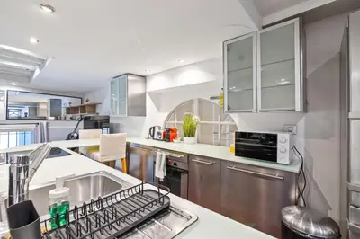 Cuisine ou kitchenette dans l'établissement Superb Apartment Quartier Bonne Nouvelle Free Netflix