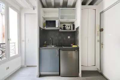 Plan de l'établissement Élégant Studio Appartement Quartier Ile Saint Louis Free Netflix