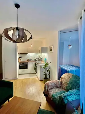 Coin salon dans l'établissement Paris, la plus belle ville du monde!
