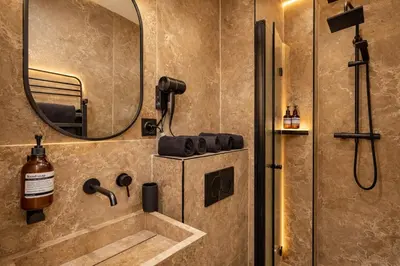Salle de bains dans l'établissement C3 Charming Getaway in 7th, Steps from Eiffel Tower