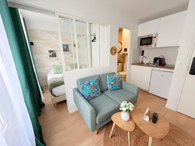 Cuisine ou kitchenette dans l'établissement Moret Art Flats Trendy East Paris