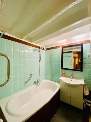 Salle de bains dans l'établissement Appartement Musée du Louvre Paris