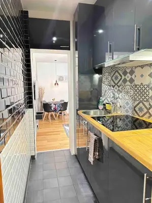 Cuisine ou kitchenette dans l'établissement Amazing house near to saint lazar and Lafayette!