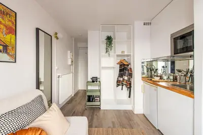 Cuisine ou kitchenette dans l'établissement Cozy Studio - Eiffel Tower - Sleeps 2P