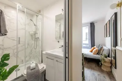 Salle de bains dans l'établissement Cozy Studio - Eiffel Tower - Sleeps 2P