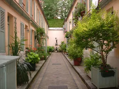 Jardin de l'établissement Dupleix 75m2 sur cour arborée
