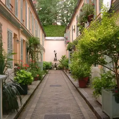 Dupleix 75m2 sur cour arborée