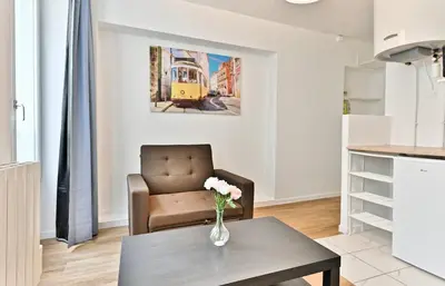 Cuisine ou kitchenette dans l'établissement Apartment near Mairie Paris 10ème - III