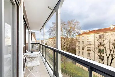 Balcon ou terrasse dans l'établissement GuestReady - Chic Retreat with Balcony for 2