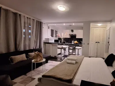 Cuisine ou kitchenette dans l'établissement Carnet2voyages Suresnes - Proche Paris, La Défense
