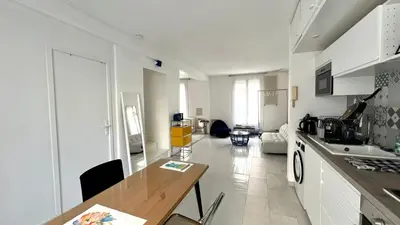 Cuisine ou kitchenette dans l'établissement cosy design apartment Paris