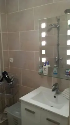 Salle de bains dans l'établissement Apartment Louvre