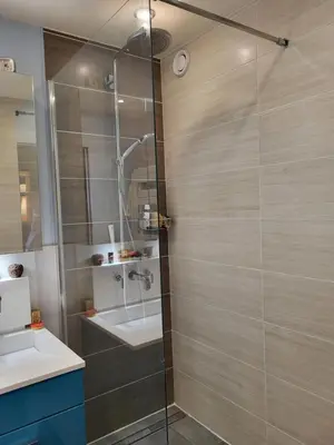 Salle de bains dans l'établissement Appartement de Charme avec terrasse proche 5eme arrdt