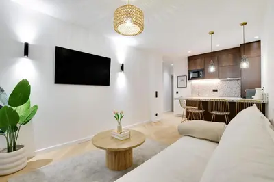 Cuisine ou kitchenette dans l'établissement Appartement de luxe à Boulogne