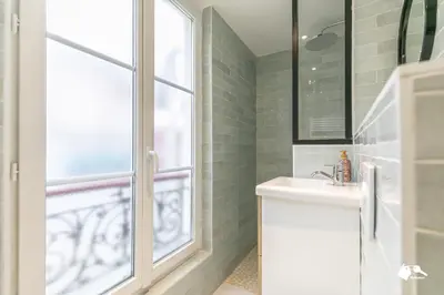 Salle de bains dans l'établissement MBA - Splendide Appart Proche Père Lachaise