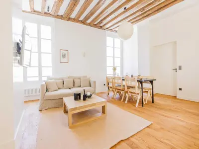 Coin salon dans l'établissement SUPERB apartment in the heart of the Marais