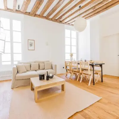 SUPERB apartment in the heart of the Marais