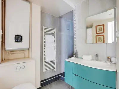 Salle de bains dans l'établissement Cosy apt - 1BD 2P - Notre-Dame Cathedral Paris