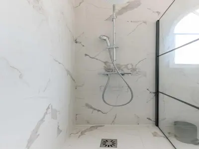 Salle de bains dans l'établissement Charm & comfort for 4 in heart of the 15 district