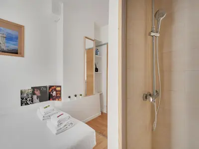 Salle de bains dans l'établissement Charming flat near Grands Boulevards