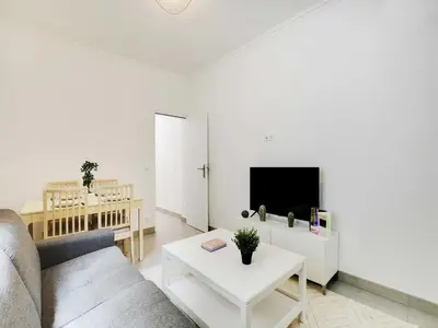 Télévision ou salle de divertissement dans l'établissement Appt calm & cozy 1BDR 4P - Nation