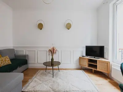 Télévision ou salle de divertissement dans l'établissement Cosy flat - 1BD 2P - Montparnasse