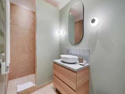 Salle de bains dans l'établissement Charming flat 1BDR 2P - Ternes NIEL