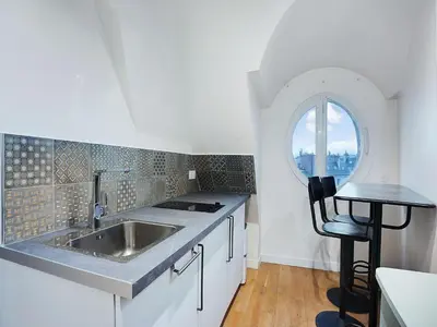 Cuisine ou kitchenette dans l'établissement Nice appt 1 BDR 2P - NIEL TERNES