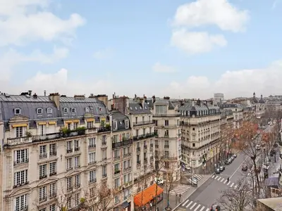 Vue générale sur Paris ou vue de la ville depuis l'appartement