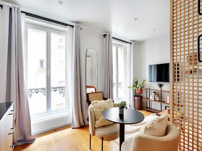 Télévision ou salle de divertissement dans l'établissement Cozy Studio - 2P - Montparnasse Luxembourg